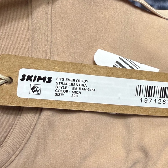 SKIMS Fits Everybody Strapless Bra 32C New With Tags - Picture 3 of 4